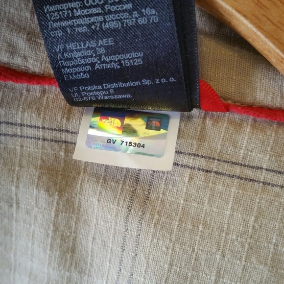 N0rTh FaCe plAiD tAn bEiGe buTt0n d0wN t0p - Picture 3 of 9